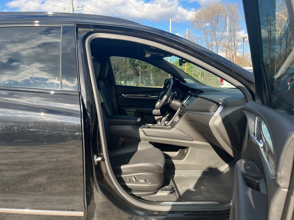 Used 2024 Cadillac XT5 Sportv w/ LPO, Floor Liner Package AWD/4WD image 37
