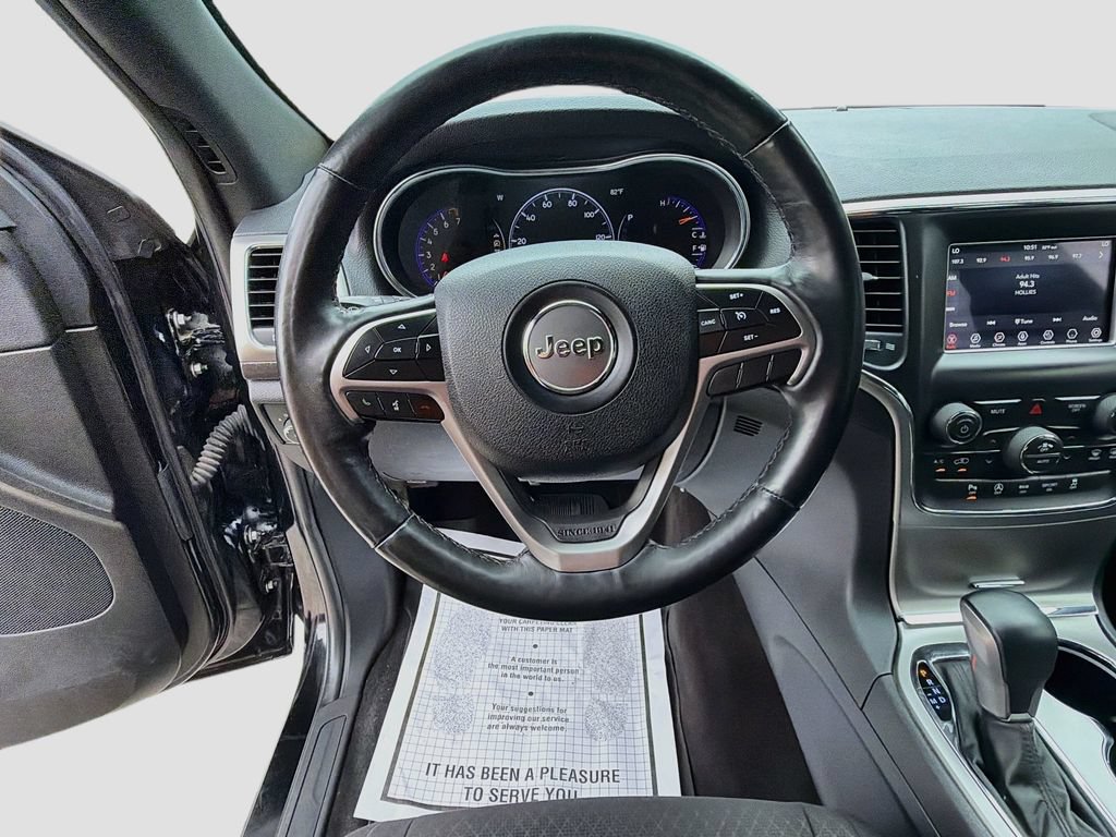 Used 2018 Jeep Grand Cherokee Laredo w/ All-Weather Capability Group AWD/4WD image 11