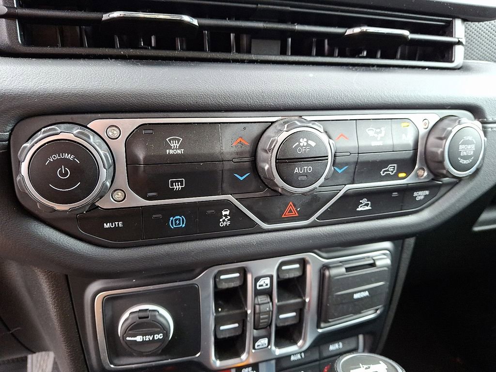 Used 2024 Jeep Wrangler Unlimited Rubicon 4xe image 15