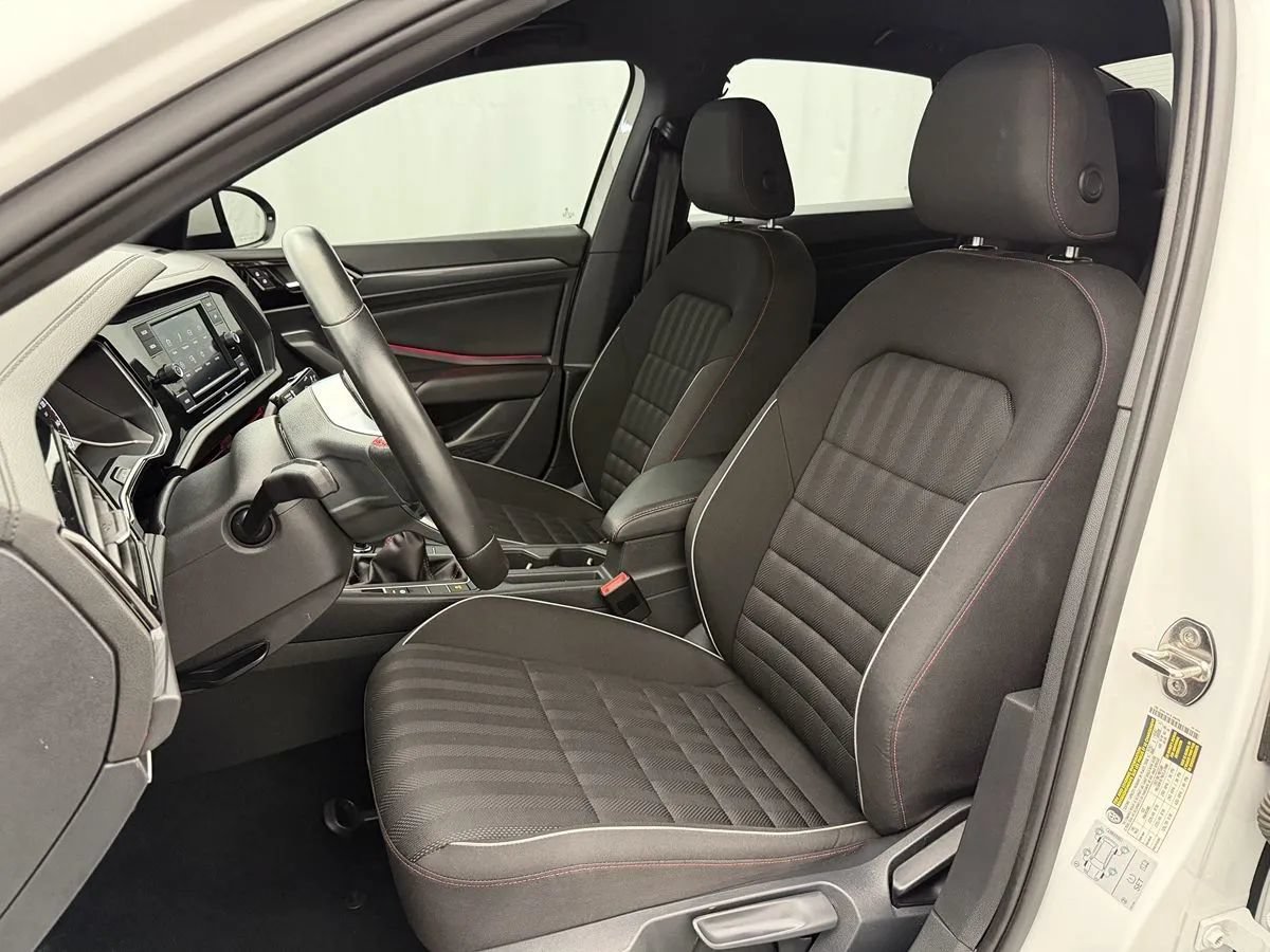 Used 2021 Volkswagen Jetta GLI FWD image 9