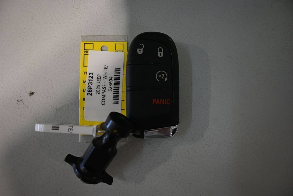 Used 2025 Jeep Compass Limited AWD/4WD image 11