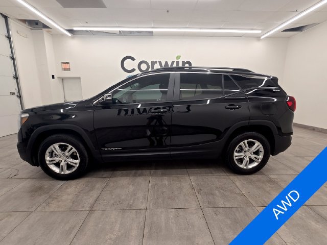 Used 2022 GMC Terrain SLE w/ Driver Convenience Package AWD/4WD image 2