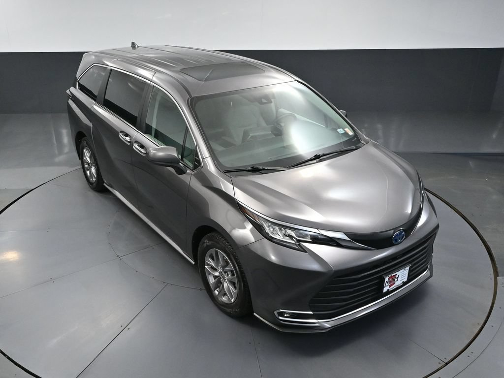 Used 2022 Toyota Sienna XLE AWD/4WD image 45