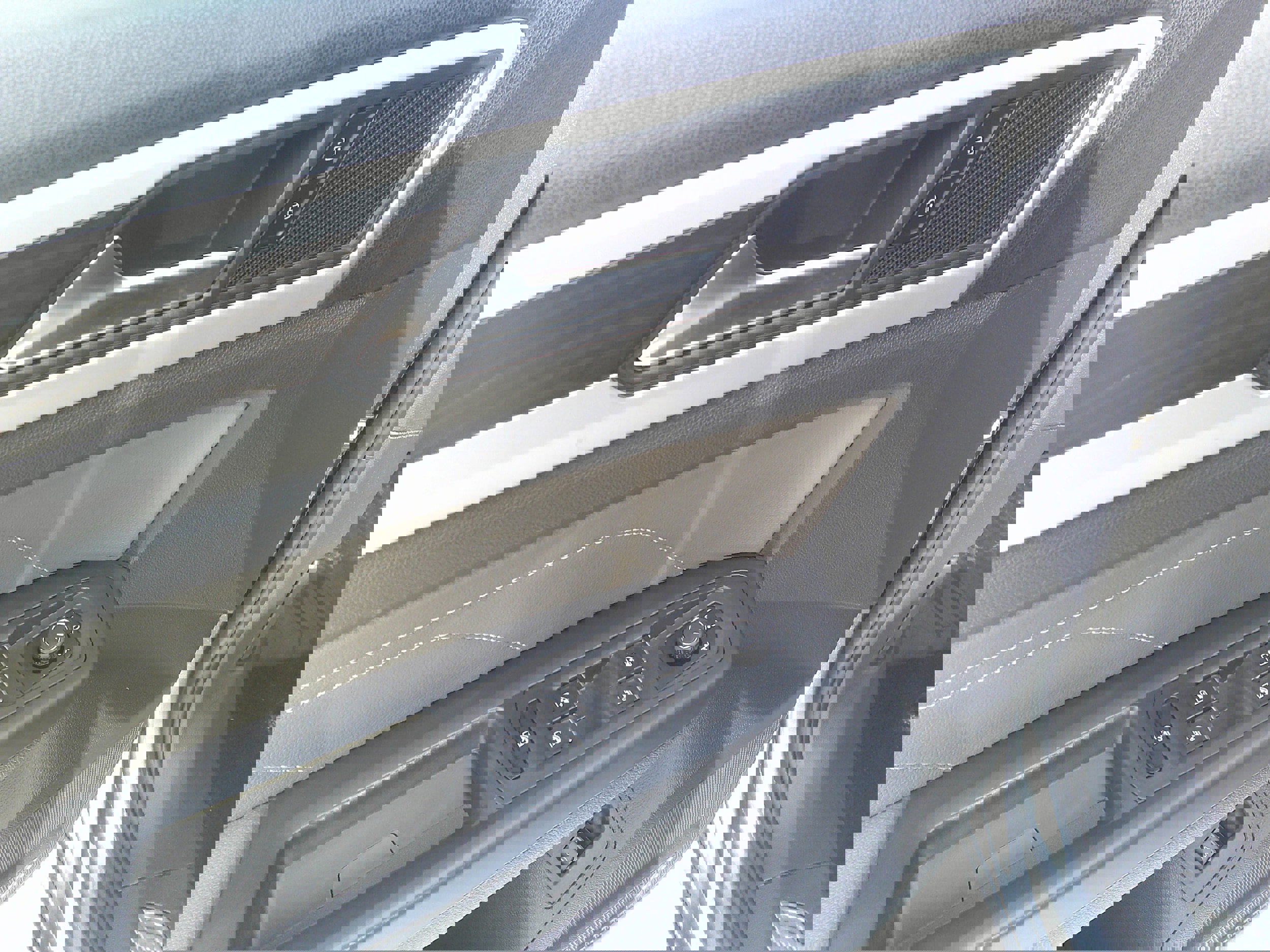 Used 2023 Volkswagen Atlas SE AWD/4WD image 17