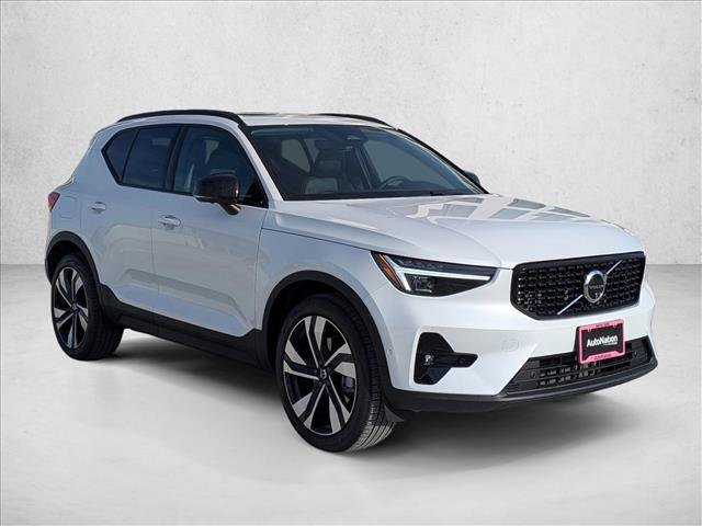 Certified 2026 Volvo XC40 B5 Ultra w/ Climate Package AWD/4WD image 3