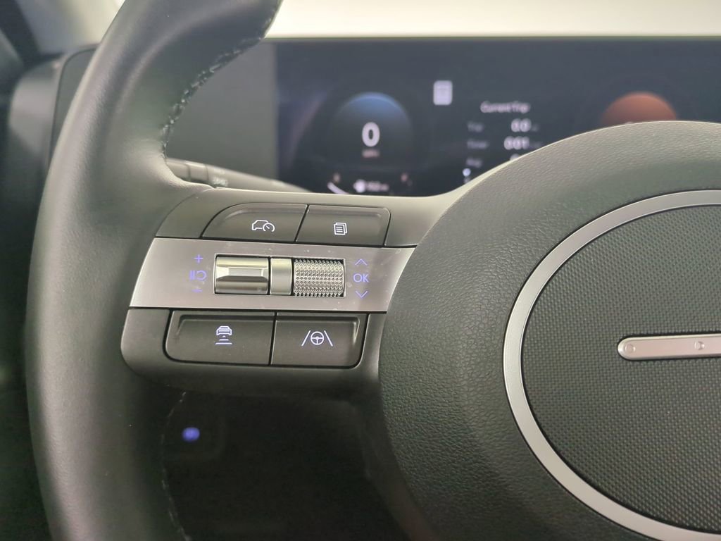 Certified 2025 Hyundai Kona SEL image 31