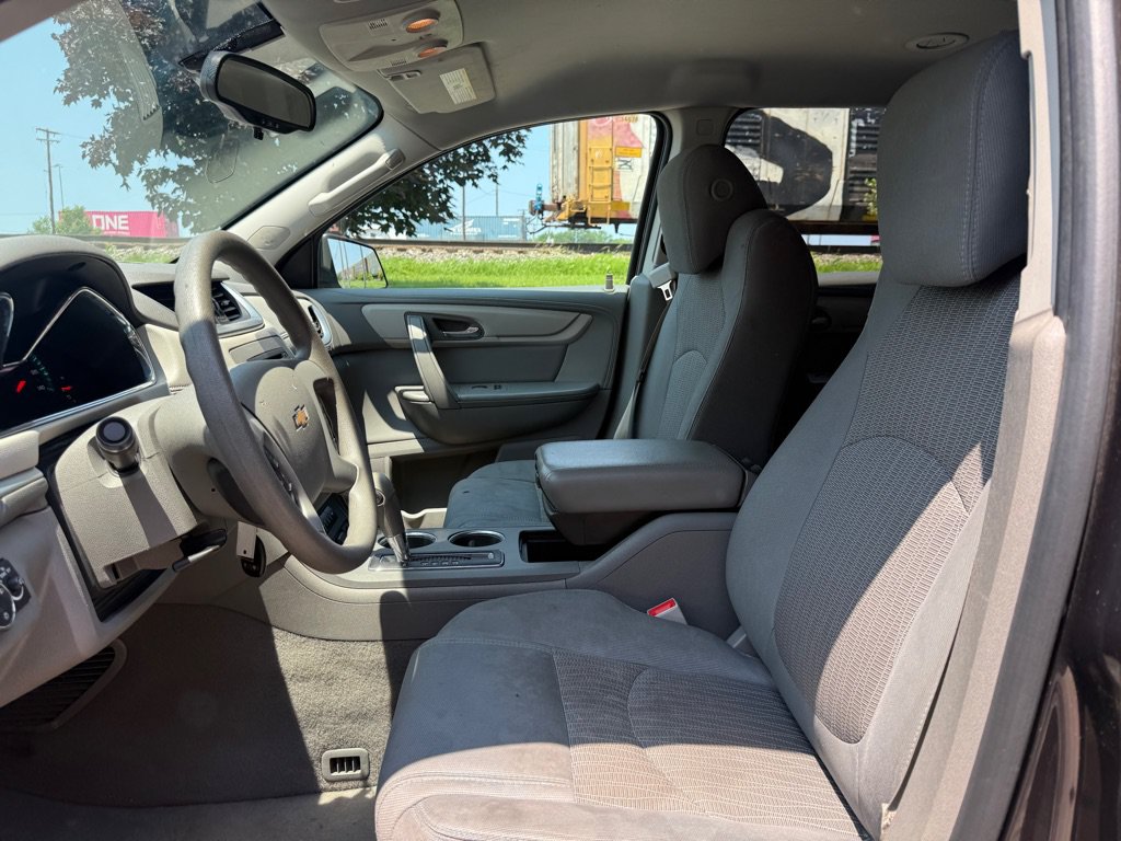 Used 2016 Chevrolet Traverse LS FWD image 9