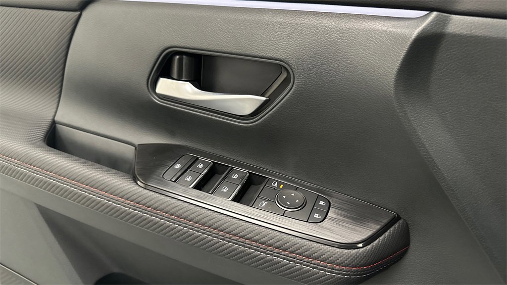 New 2025 Nissan Kicks SR w/ Interior Electronics Package image 18