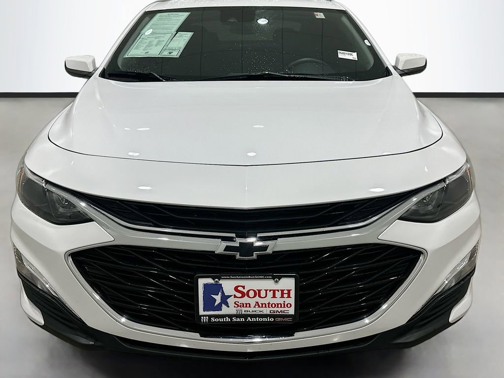 Used 2025 Chevrolet Malibu RS w/ LPO, Floor Liner Package FWD image 2