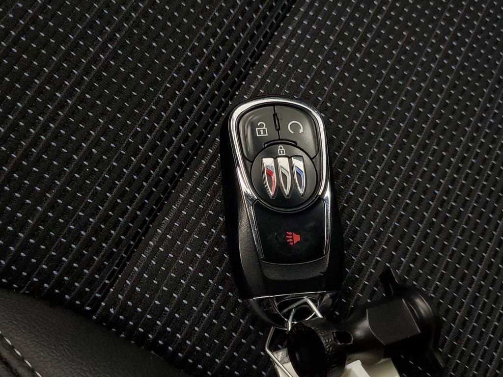 Used 2025 Buick Envista Preferred FWD image 28