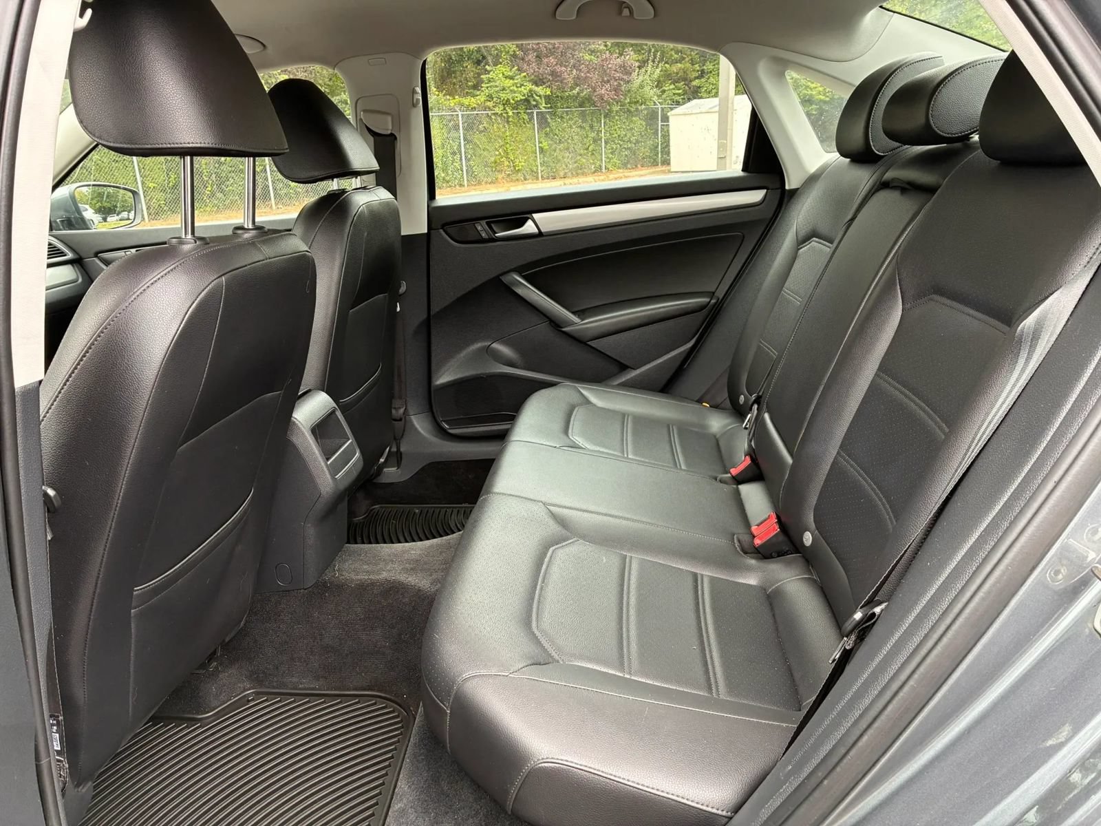 Used 2015 Volkswagen Passat 1.8T Limited Edition FWD image 29