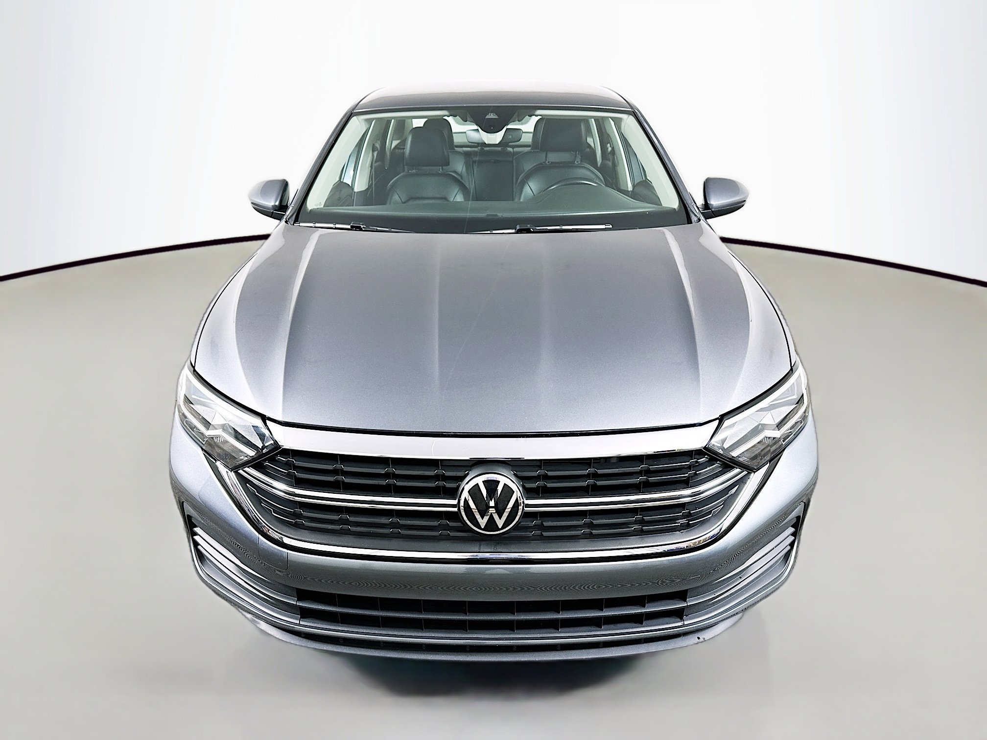 Used 2024 Volkswagen Jetta SE image 2