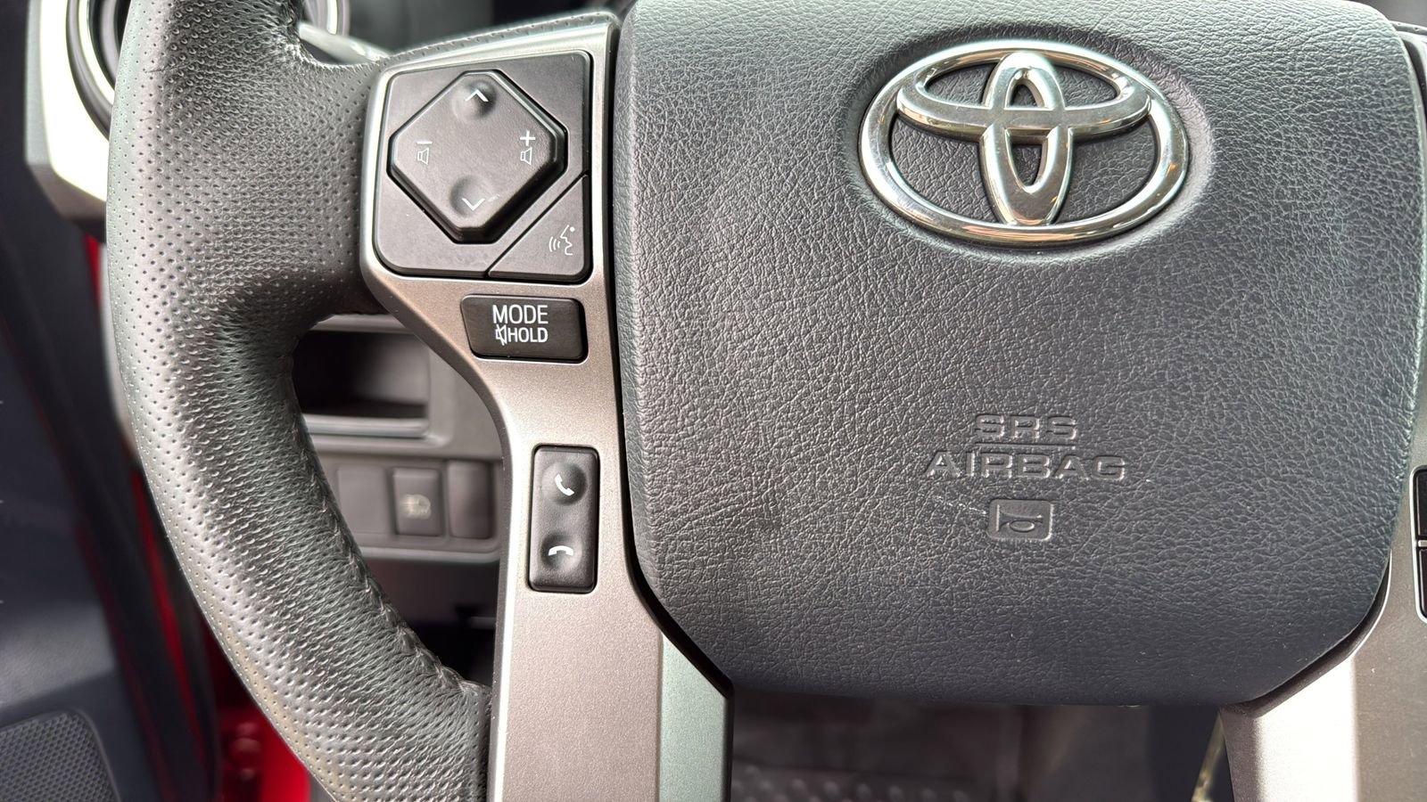 Used 2019 Toyota Tacoma SR5 AWD/4WD image 16