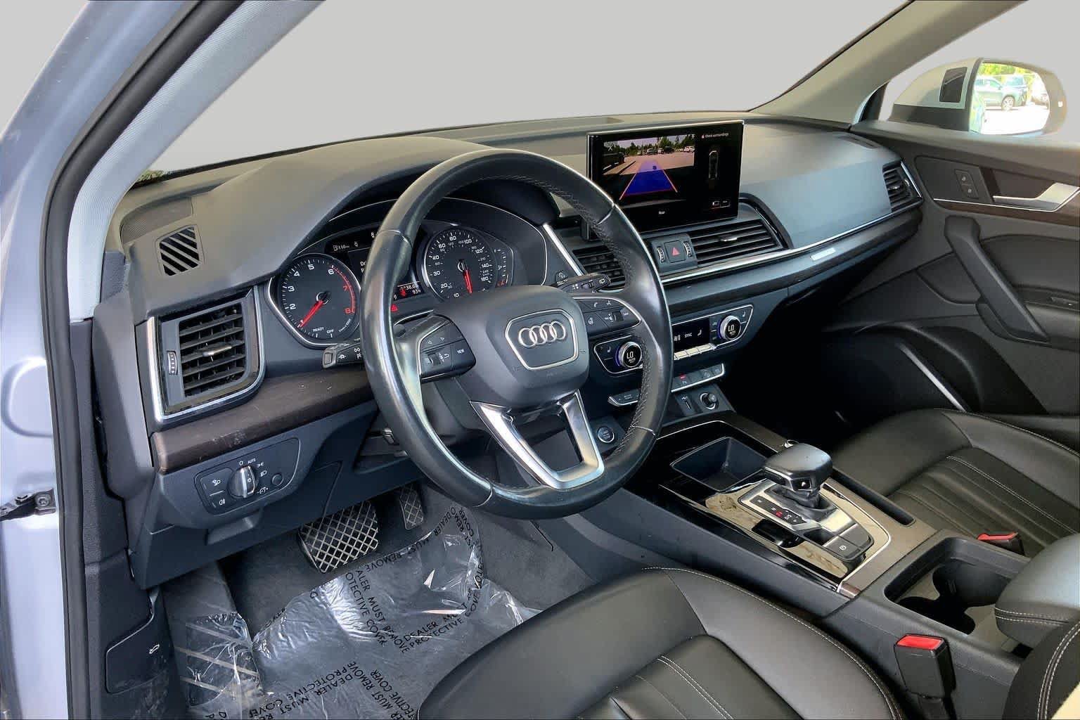 Used 2023 Audi Q5 2.0T Premium w/ Convenience Package AWD/4WD image 18