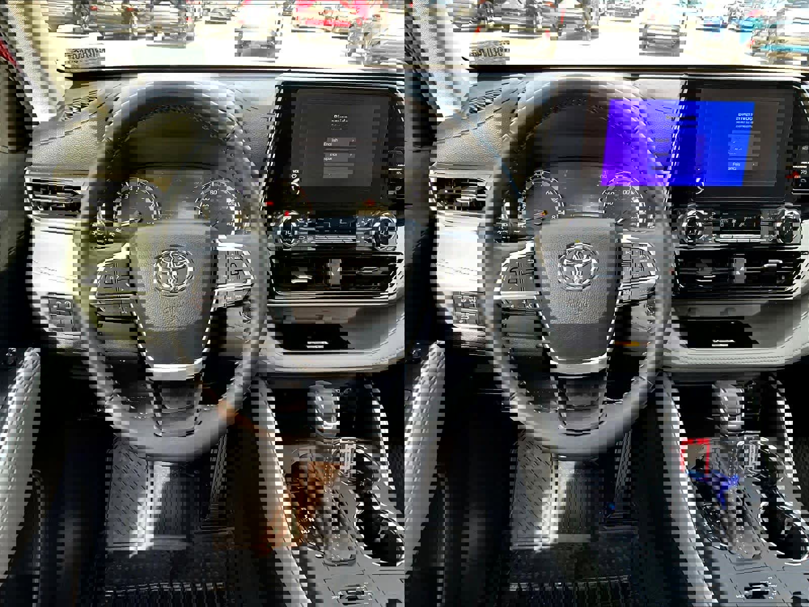 Used 2023 Toyota Highlander XLE image 18