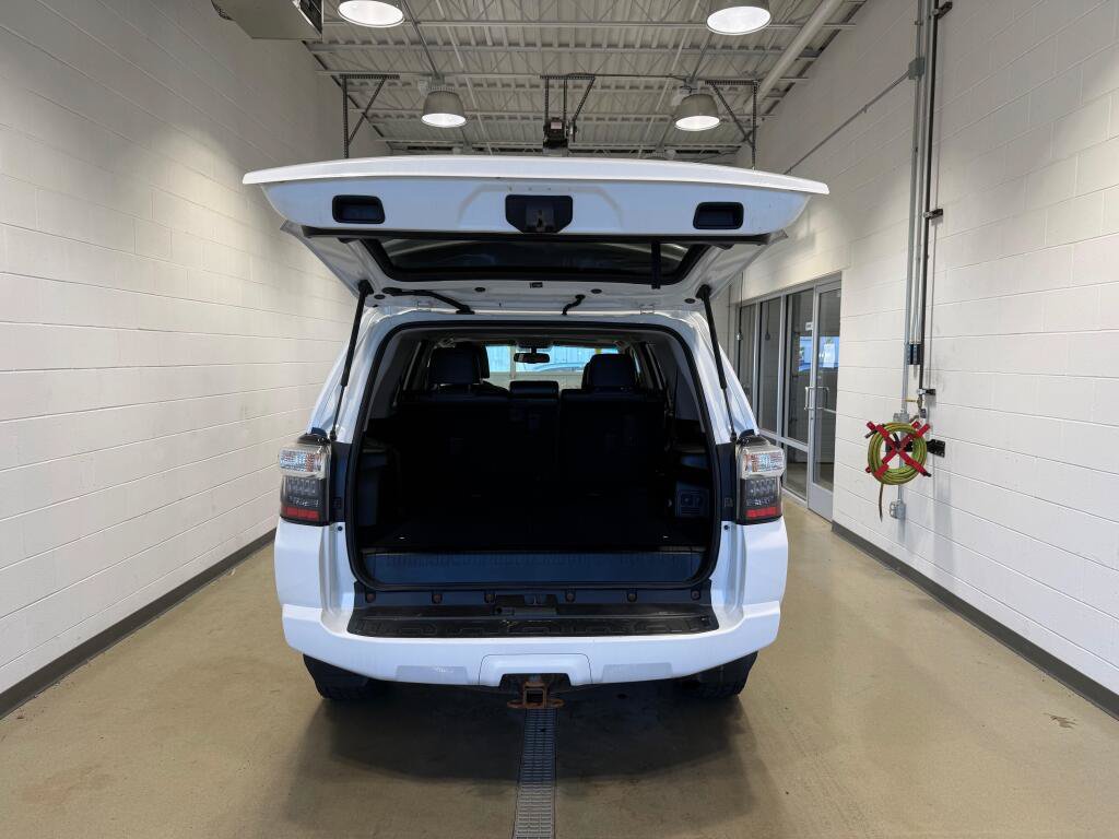 Used 2016 Toyota 4Runner SR5 Premium RWD image 11