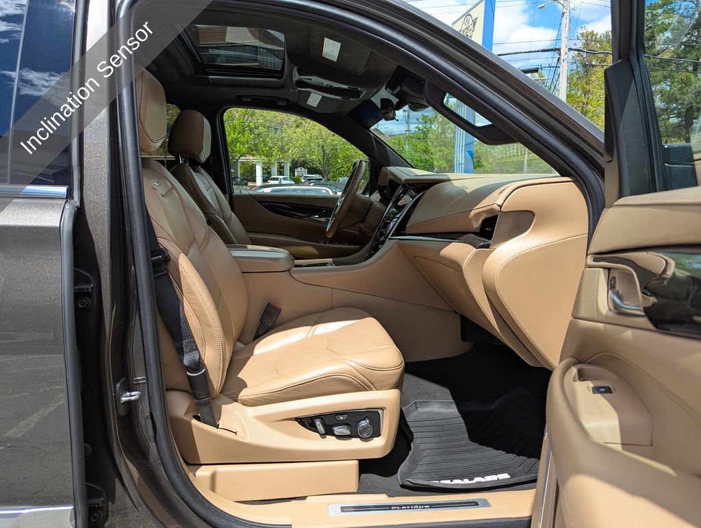 Used 2020 Cadillac Escalade Platinum AWD/4WD image 38