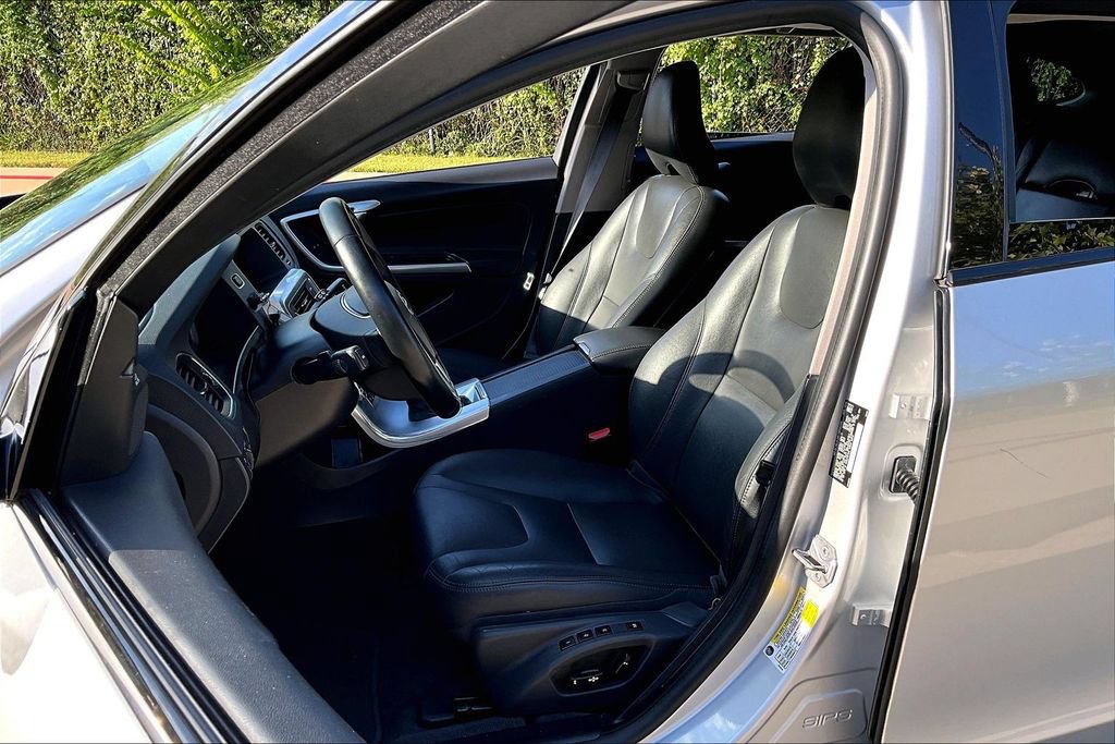 Used 2018 Volvo V60 T5 Cross Country AWD/4WD image 29