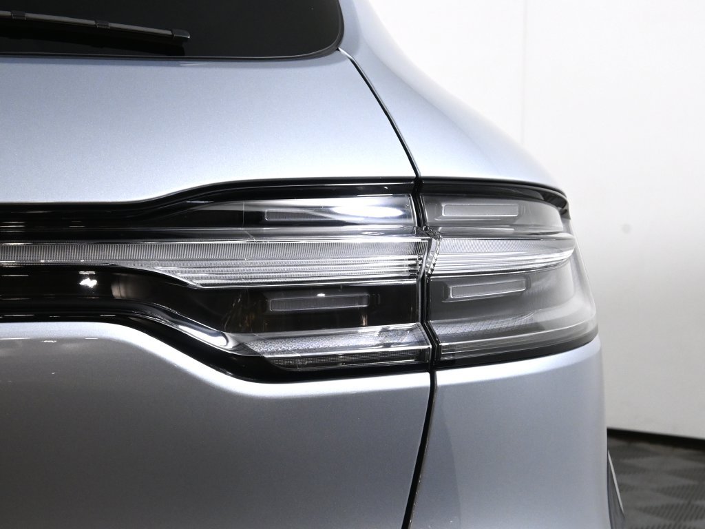 Used 2025 Porsche Macan Turbo AWD/4WD image 13