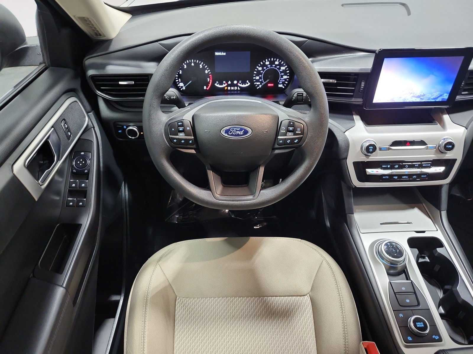Used 2024 Ford Explorer 4WD image 11