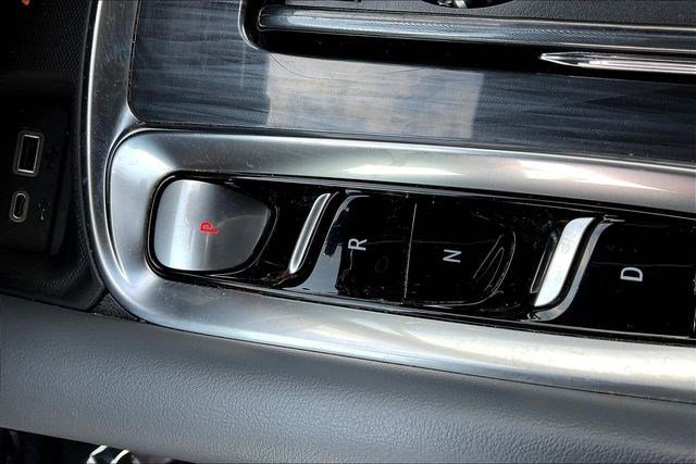 Used 2024 Buick Enclave Premium image 17