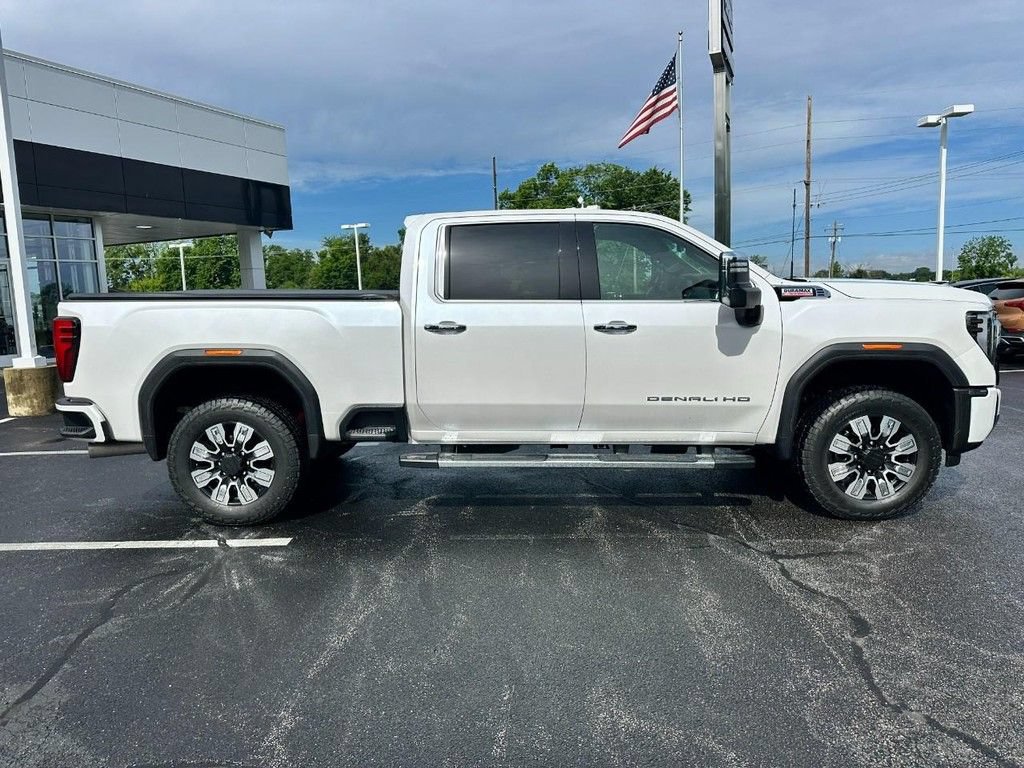 Used 2024 GMC Sierra 2500 Denali w/ Denali Reserve Package AWD/4WD image 2