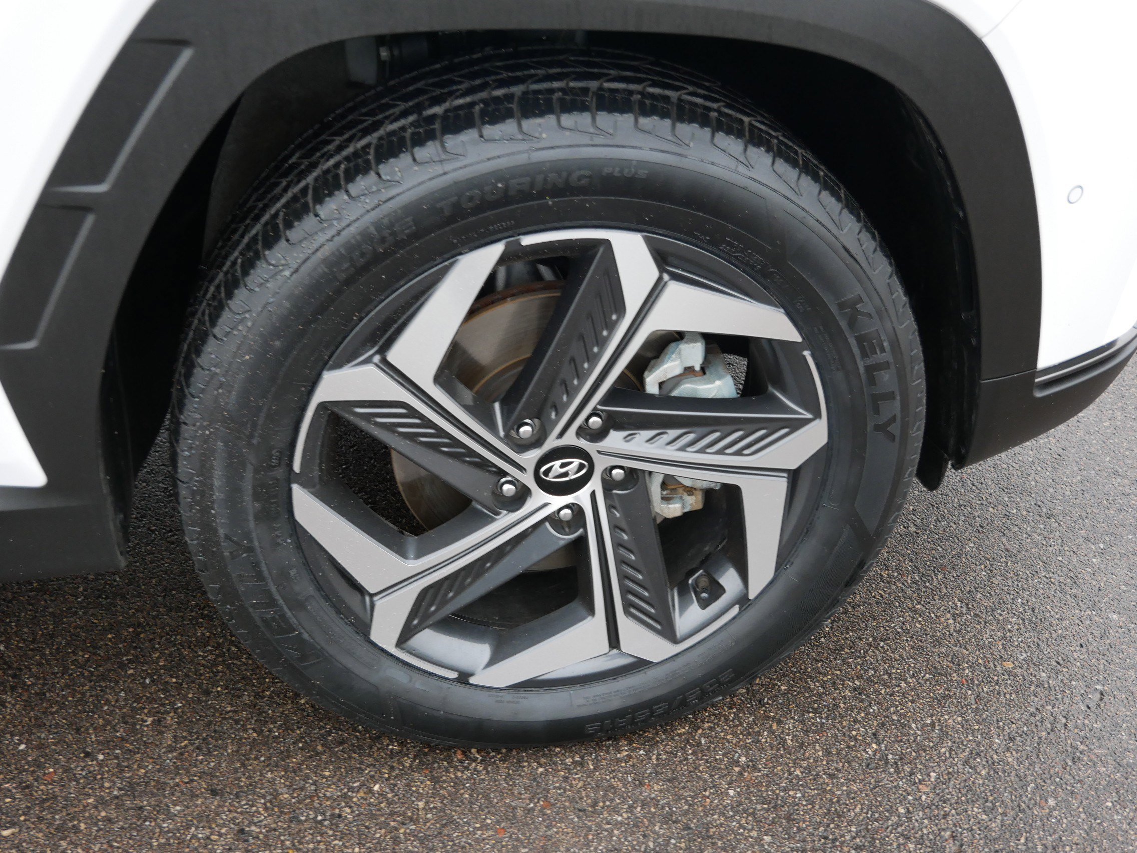 Certified 2024 Hyundai Tucson Limited AWD/4WD image 15