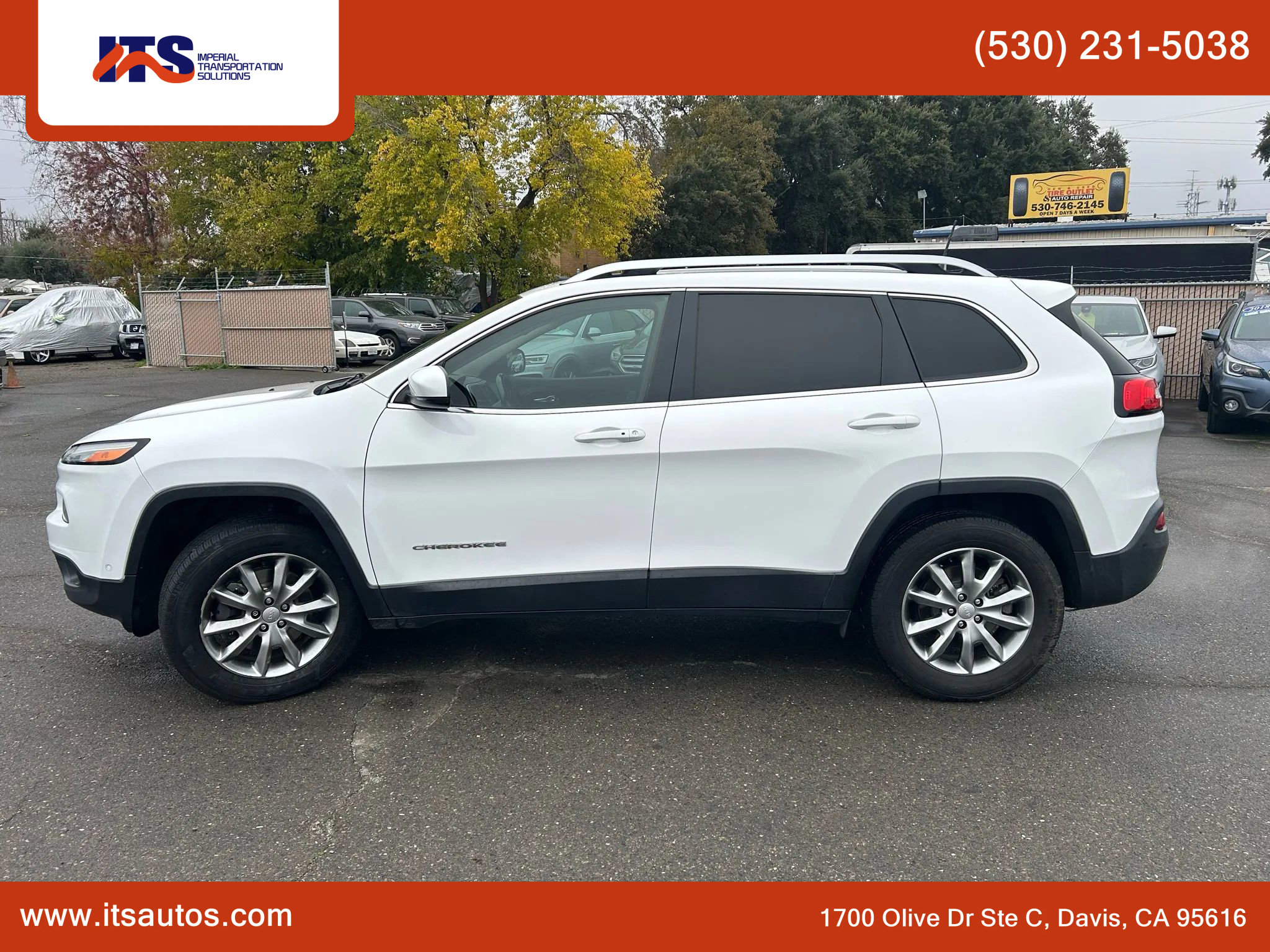 Used 2017 Jeep Cherokee Limited w/ Luxury Group image 8