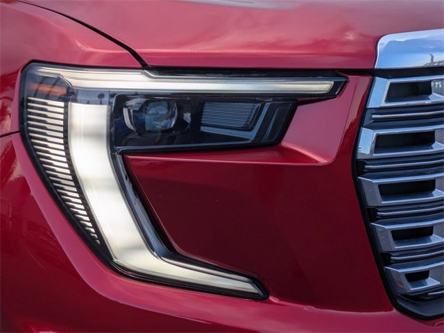 Used 2024 GMC Acadia Denali image 9