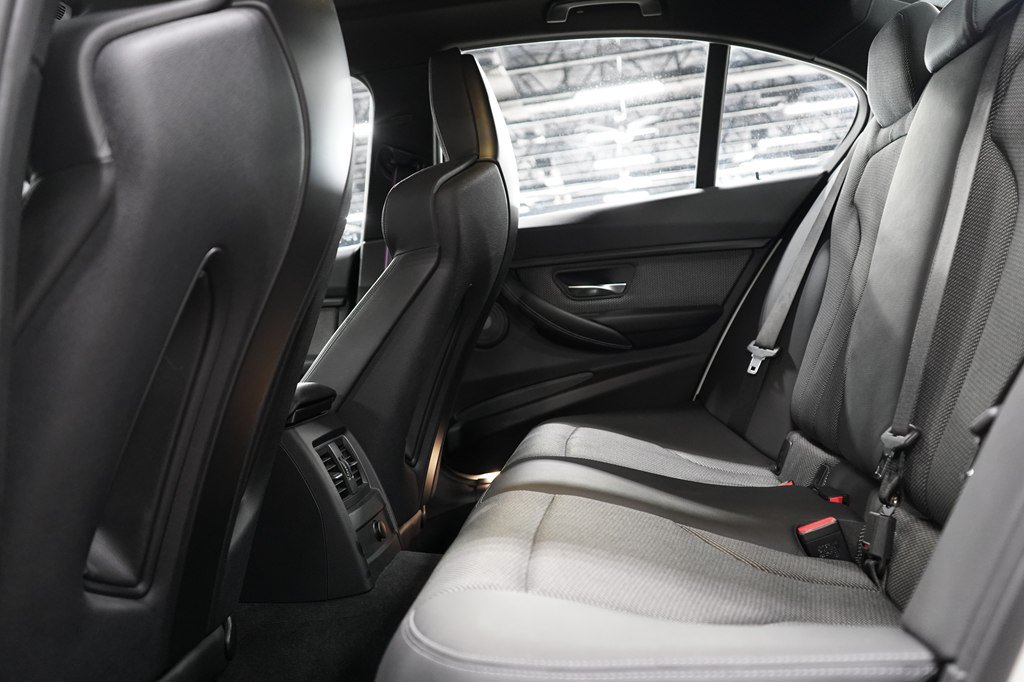 Used 2018 BMW M3 RWD image 15