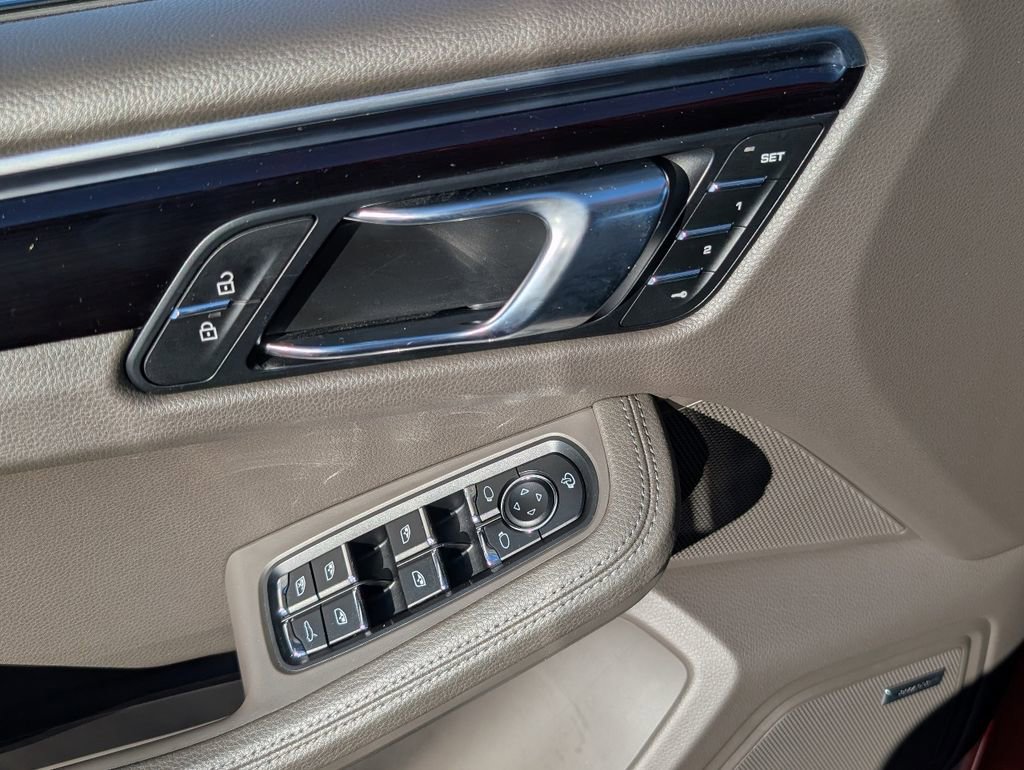 Certified 2024 Porsche Macan image 20
