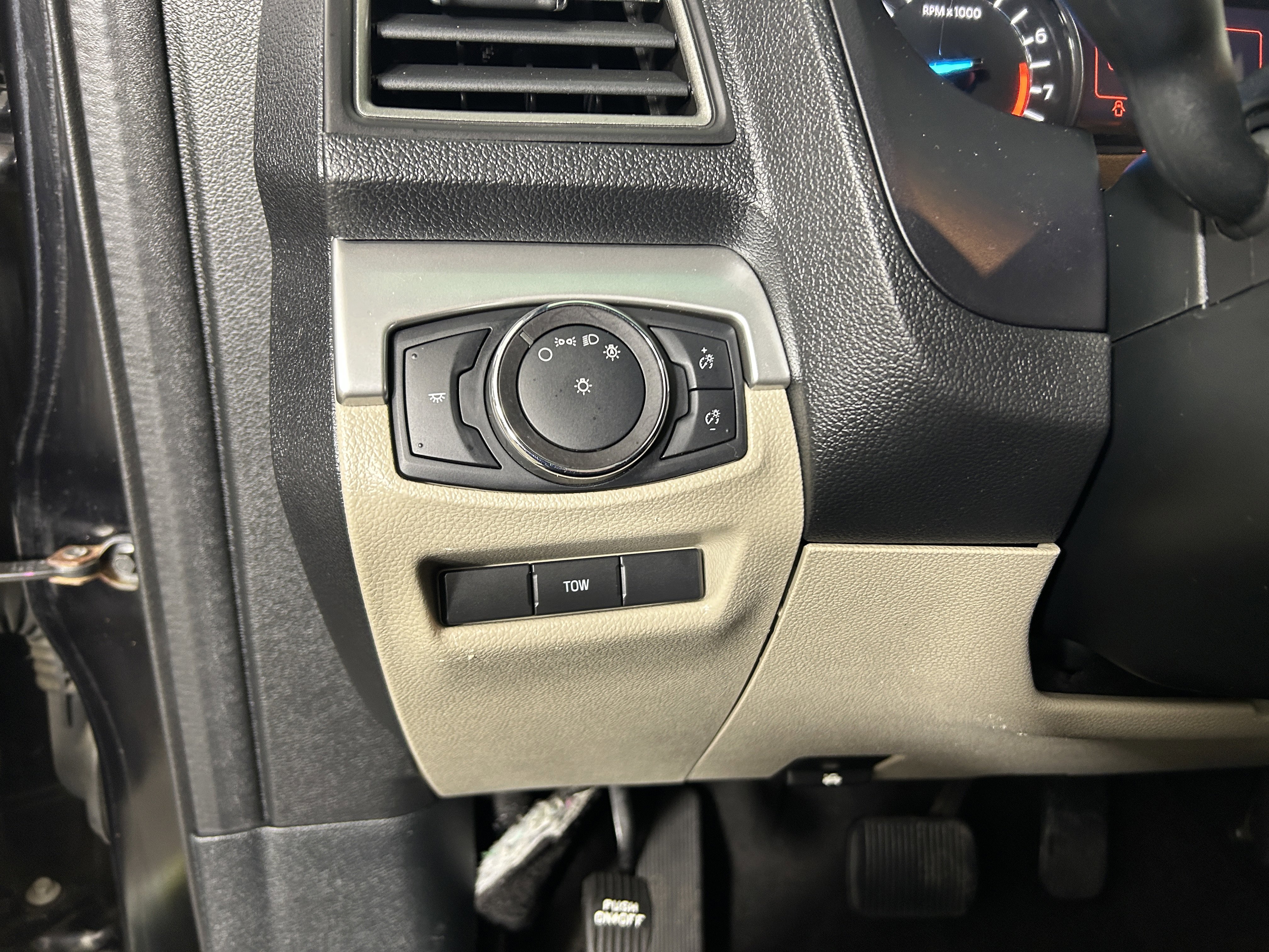 Used 2018 Ford Explorer 4WD image 18