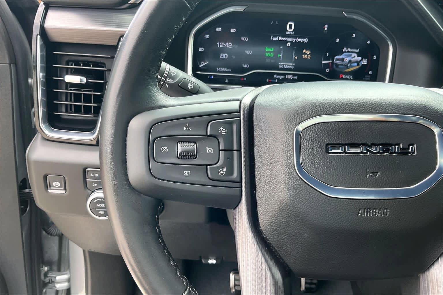 Used 2025 GMC Sierra 3500 Denali Ultimate image 24