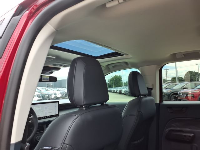Used 2025 Ford Maverick Lariat w/ Black Appearance Package AWD/4WD image 12