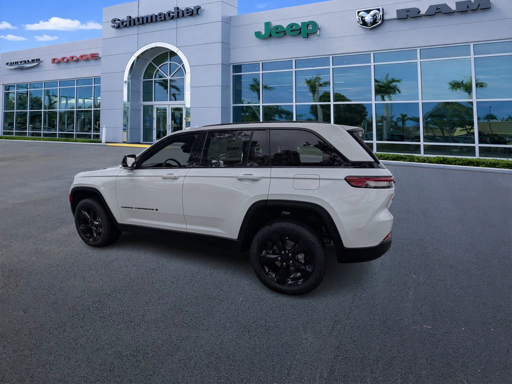 New 2025 Jeep Grand Cherokee Limited w/ Black Appearance Package image 5