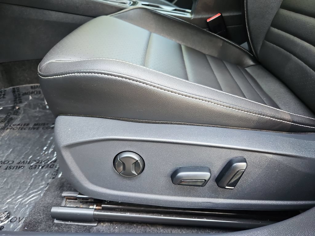 Used 2024 Volkswagen Jetta SE FWD image 23