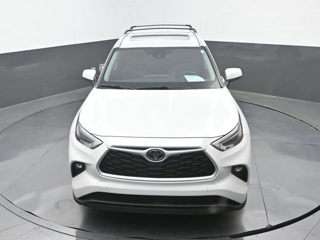 Used 2022 Toyota Highlander XLE image 32