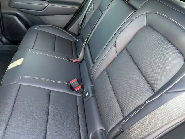New 2027 GMC Terrain Elevation w/ Elevation Premium Package AWD/4WD image 5