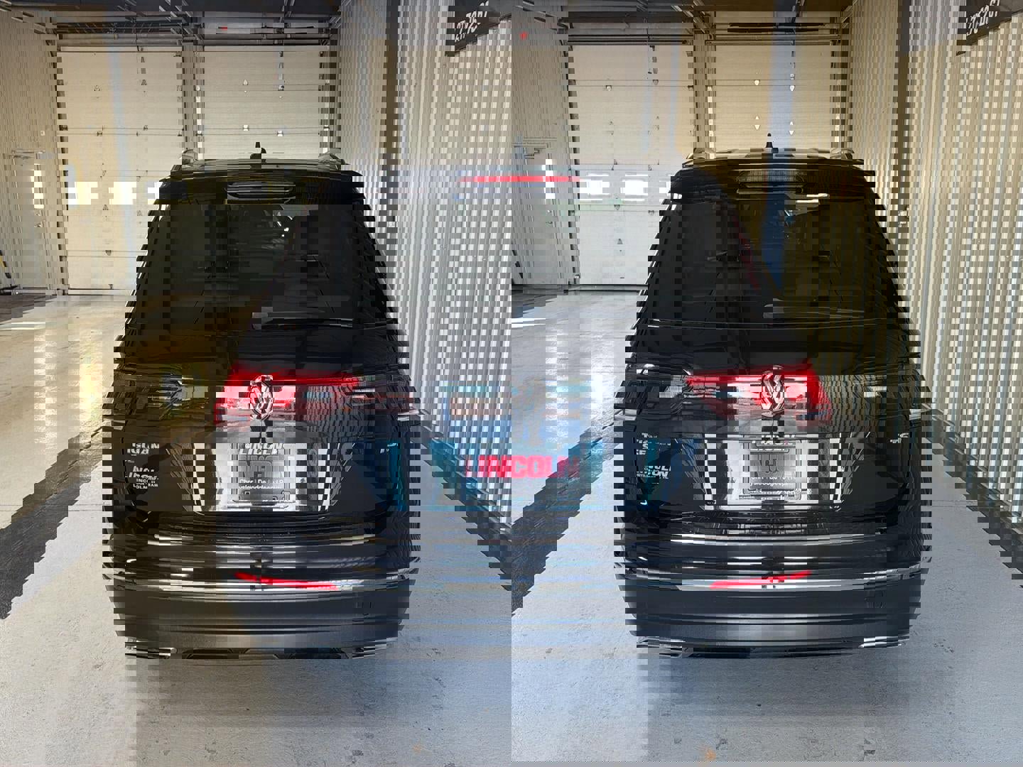 Used 2018 Volkswagen Tiguan SE image 8