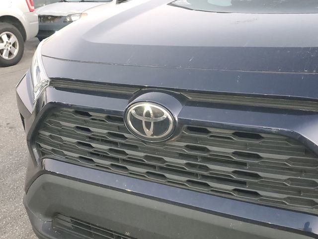 Used 2021 Toyota RAV4 XLE image 5