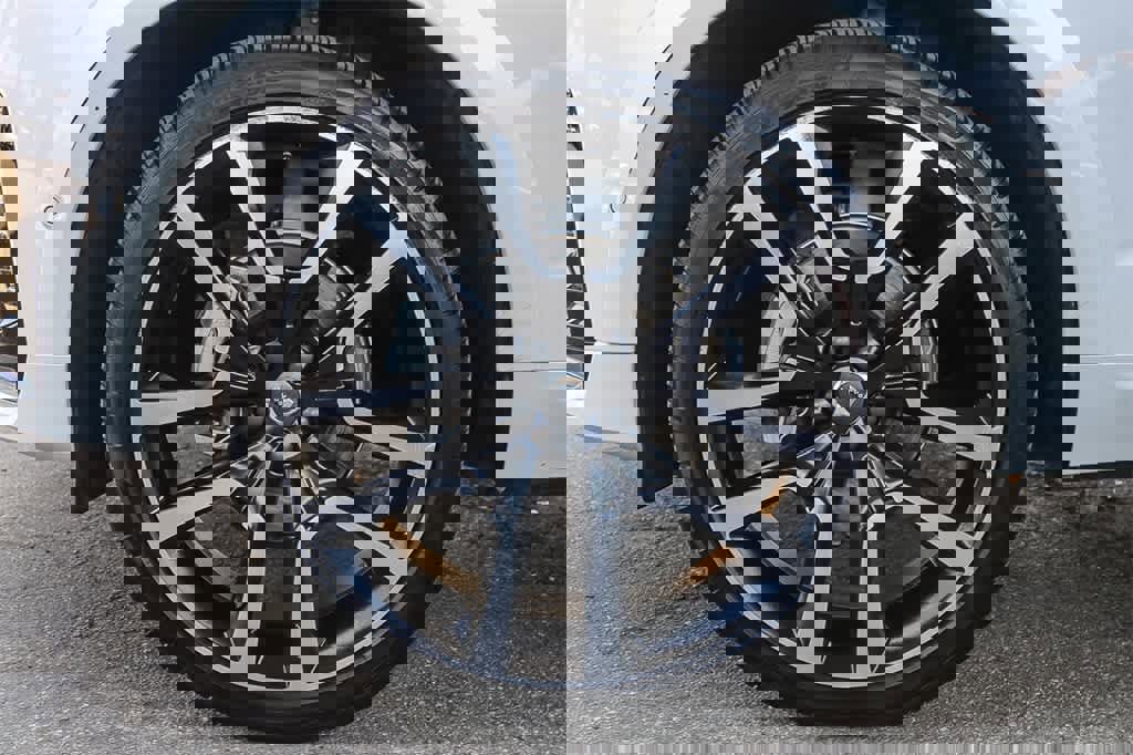 Used 2024 Volvo XC60 B5 Ultimate image 11