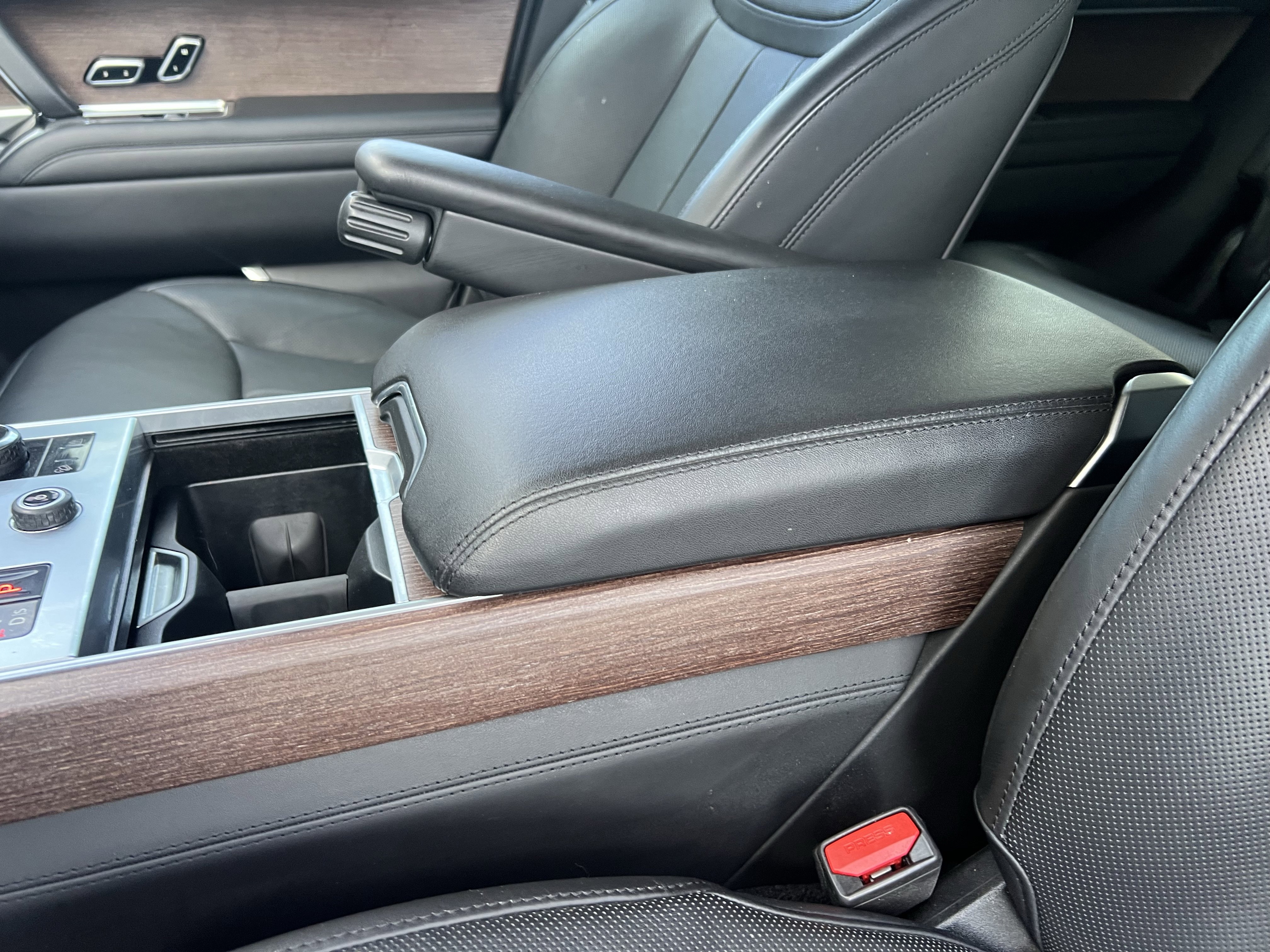 Certified 2023 Land Rover Range Rover SE image 30