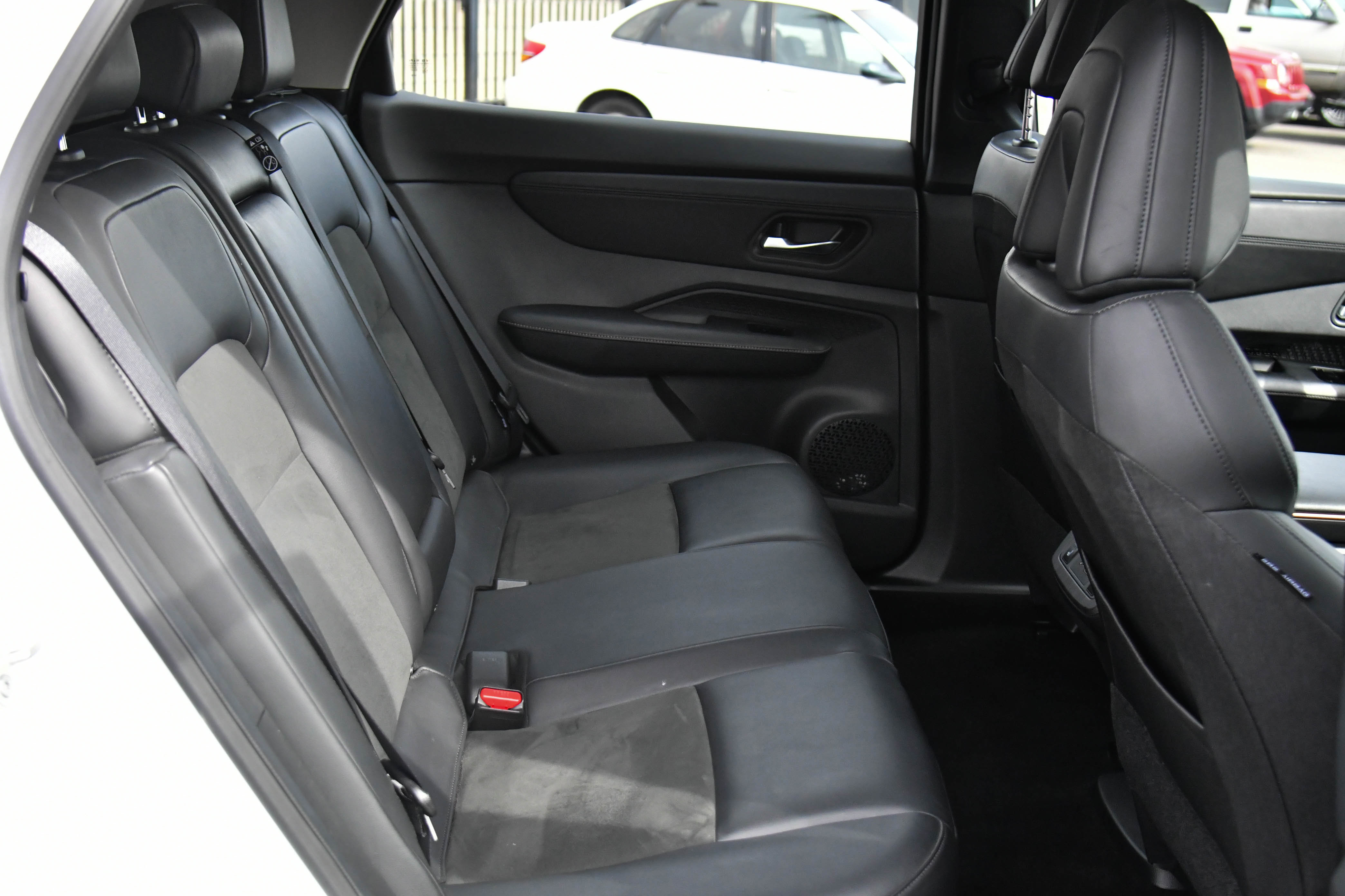 Used 2023 Nissan Ariya AWD image 47