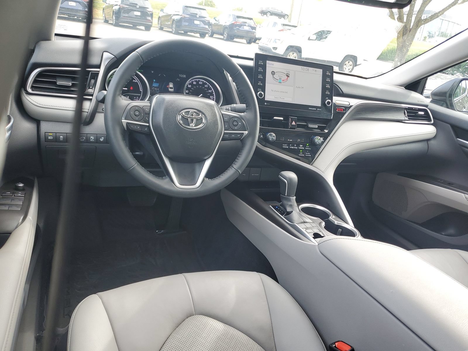 Used 2024 Toyota Camry XLE w/ Cold Weather Package FWD image 9