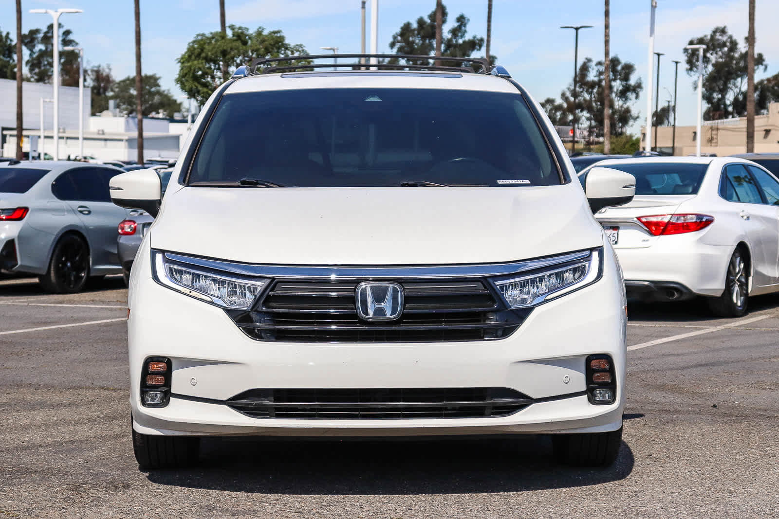 Used 2022 Honda Odyssey Touring image 2