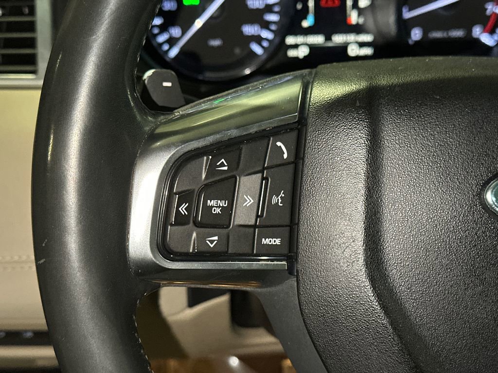 Used 2016 Land Rover Discovery Sport HSE image 24