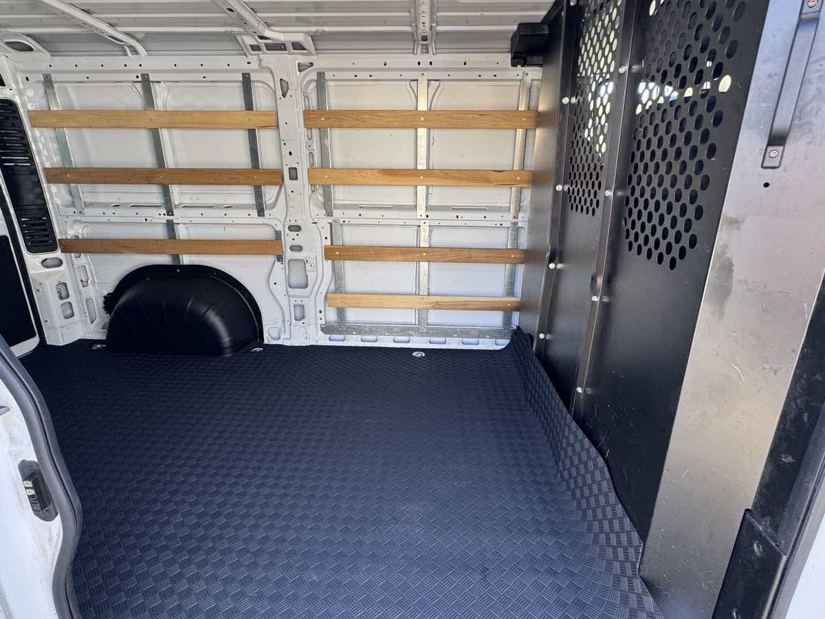 Used 2025 RAM ProMaster 2500 w/ U-Haul Equipment Group FWD image 19