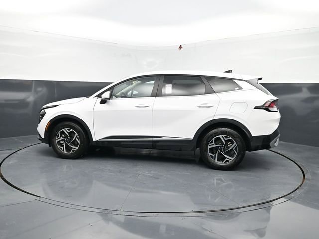 Used 2025 Kia Sportage LX image 5