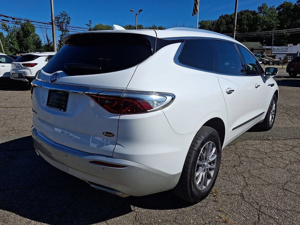 Used 2024 Buick Enclave Essence w/ Technology Package AWD/4WD image 7