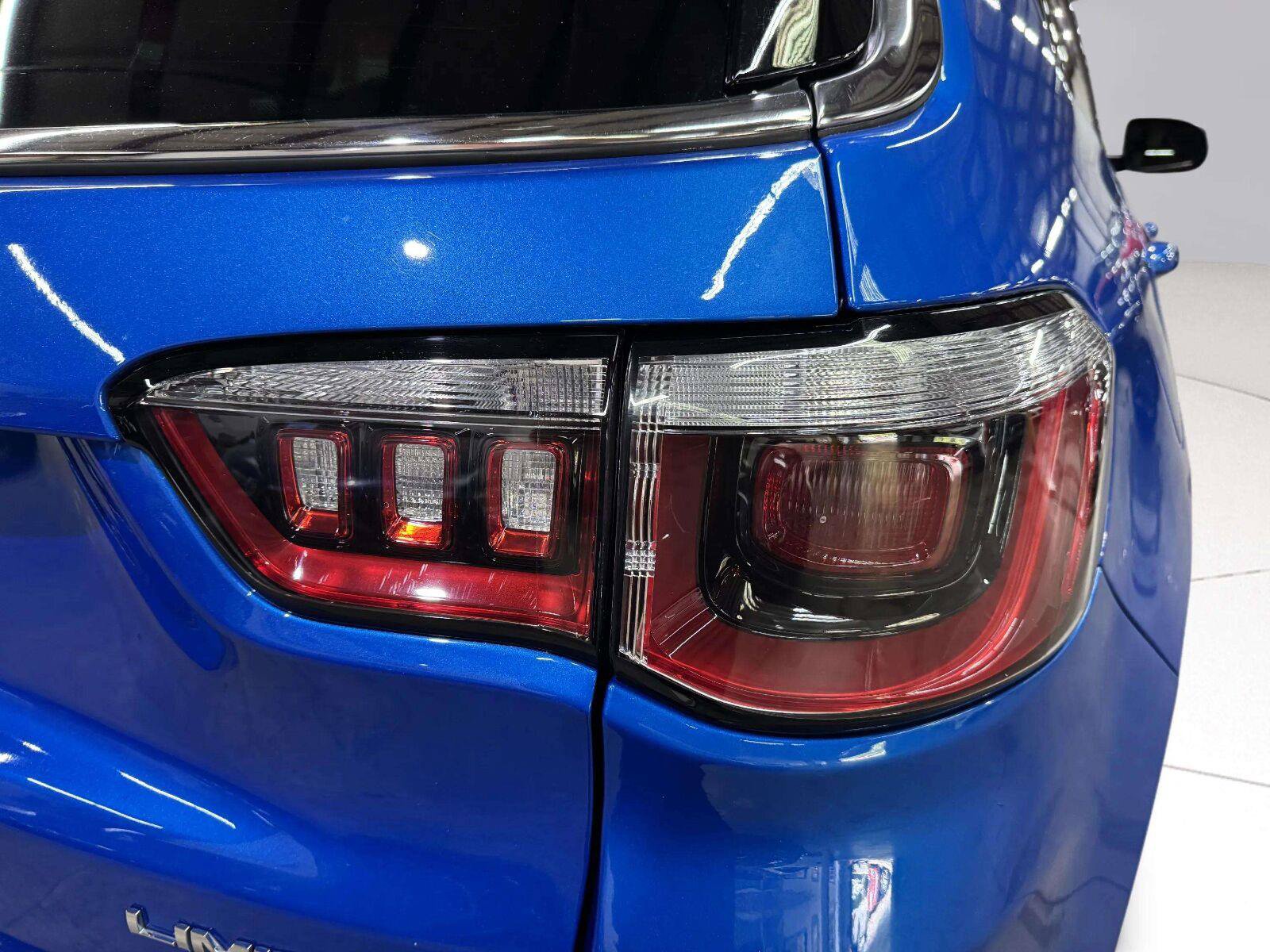 Used 2019 Jeep Compass Limited AWD/4WD image 13